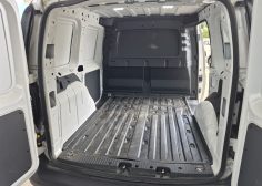 Volkswagen Caddy Business 4Motion 2.0 122 CV TDI - photo 4